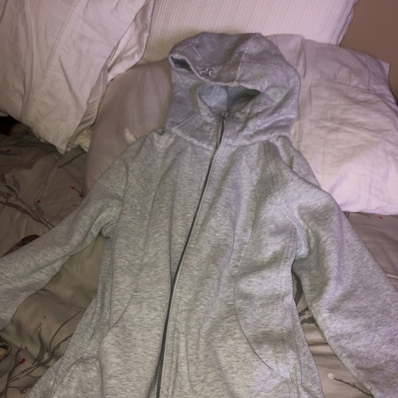 Lululemon sweater - Picture 1 of 4